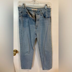 Levi Light Wash Wedgie Straight Jeans